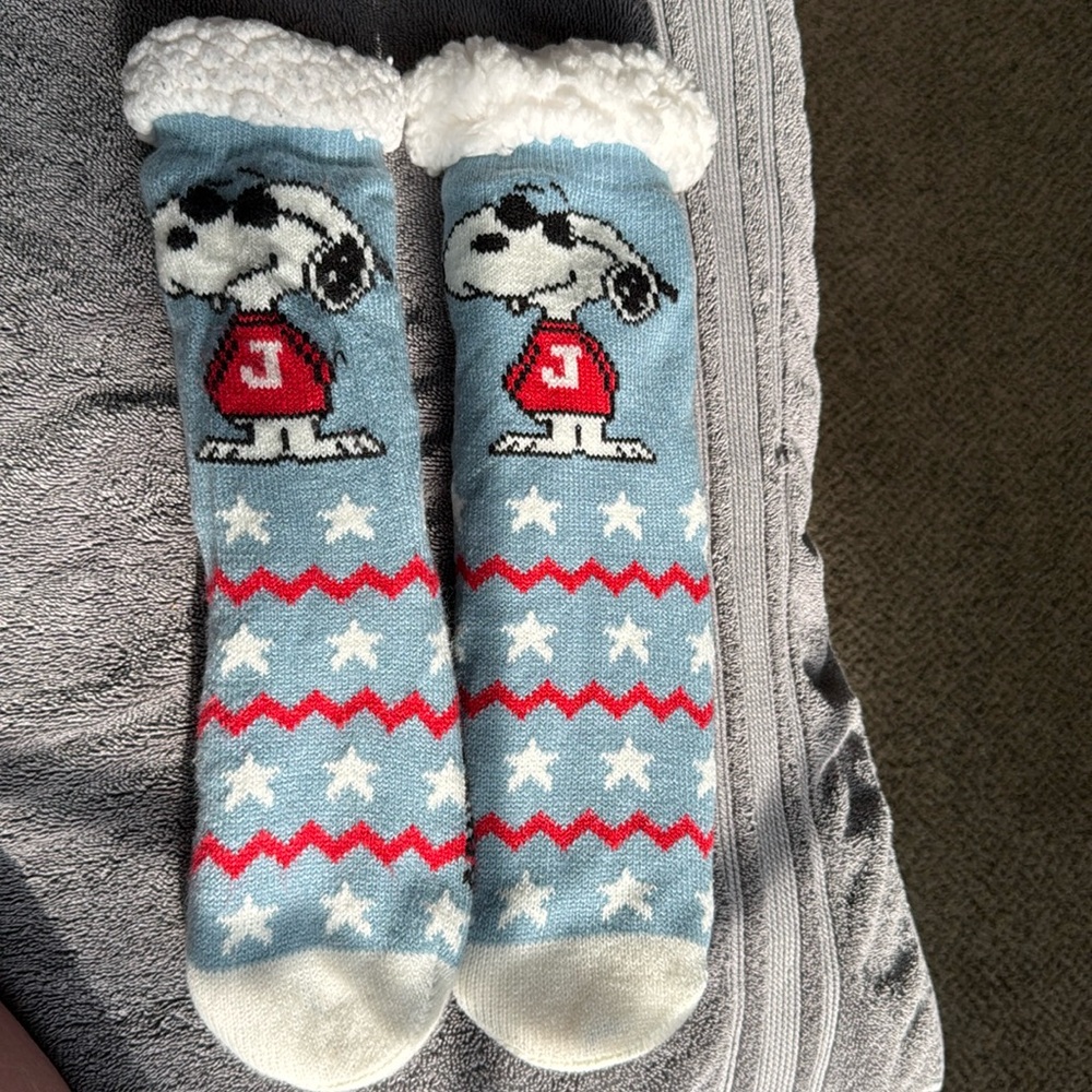 Snoopy warm sock/slippers unisex women’s size 8